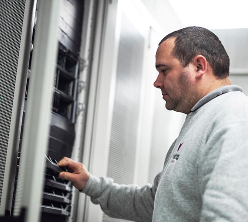 Remote Hands in VeloxServ Midlands colocation space